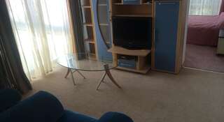 Гостиница Guest house Bavaria Геленджик Двухместный номер с 1 двуспальной кроватью и дополнительной кроватью-3